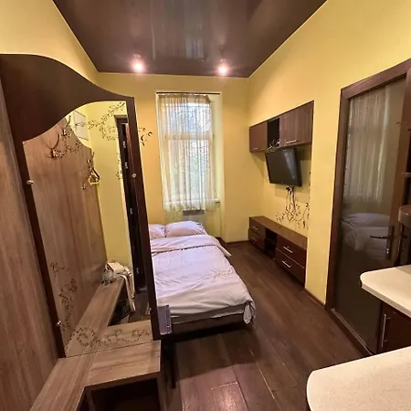 на вулиці наливайка 7 в центрі біля оперного театру після ремонту Апартаменти Львів