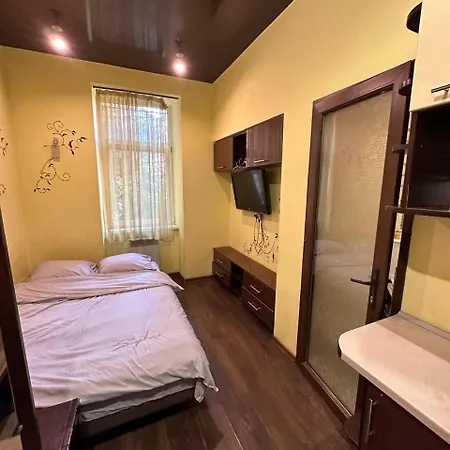 Apartament на вулиці наливайка 7 в центрі біля оперного театру після ремонту *