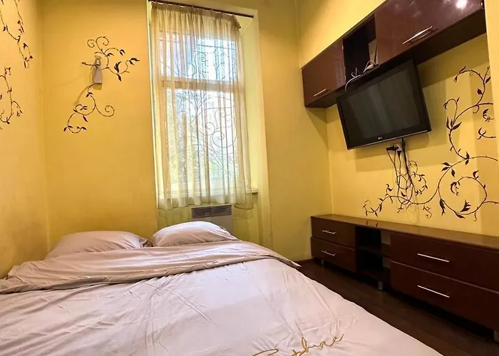 на вулиці наливайка 7 в центрі біля оперного театру після ремонту Apartamento