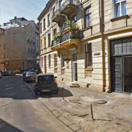 公寓 на вулиці наливайка 7 в центрі біля оперного театру після ремонту 利沃夫